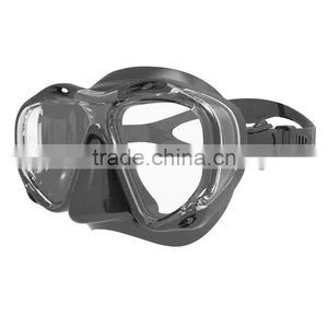 Silicone Diving Mask With 4 Tempered Glass Windows thumbnail-1