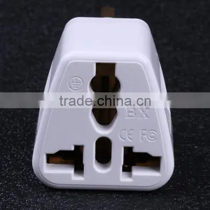US to UK Power Plug Travel Adapter thumbnail-3