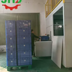 High-efficiency Continuous Sprinkler Cleaning Line of Turnover Box thumbnail-3