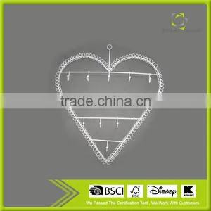 White Metal Iron Wire Heart Calendar Hook Hangar thumbnail-1