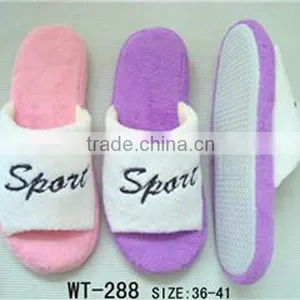 Sport Pink Color Warm Cotton Fabric Ladies Bathroon Slipper Soft Bathroom Slipper Massaging Shoe thumbnail-1