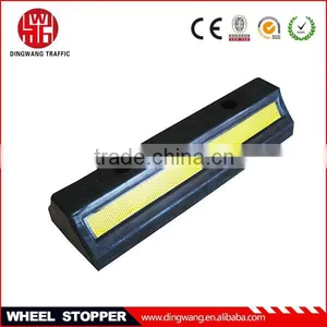 High Quality Black and Yellow Rubber Stopper thumbnail-1