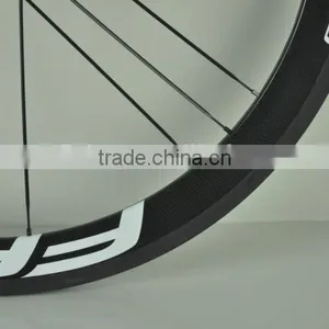 Ultra Light 700C 50mm Clincher Carbon Wheels 23mm Width Road Bike Wheels Bicycle Wheelset thumbnail-3