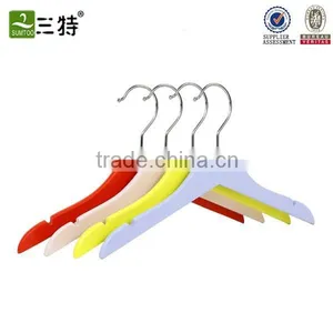Wholesale Wood Children Clothes Hangers thumbnail-1