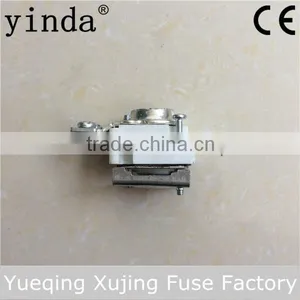 Fuse Base Mounted on Bus thumbnail-2