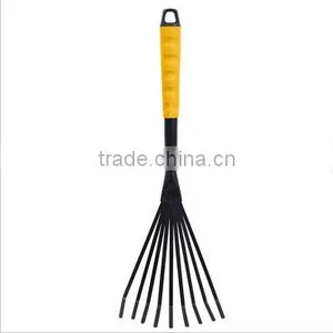 Plastic Handles 9Tooth Rake thumbnail-1