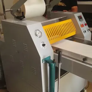 Shanghai Xiangbao XB-V20TS Hydraulic Automatic Laminating Machine (with Perforated Slitting Knife, Rolling Device) thumbnail-5