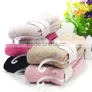 Cute Flower Printing Wool Socks Female Socks Thick Warm Thick Winter Socks for Women thumbnail-2