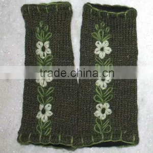 Woolen Gloves thumbnail-1