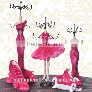 Fashion Jewelry Figura Resin Unique Jewelry Display Set Luxury thumbnail-1
