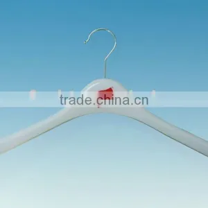 Coat Hangers (N2012) thumbnail-1