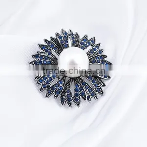 Europe and the United States Fashion Alloy Big Pearl Brooch Blace Charming Jewelry thumbnail-3