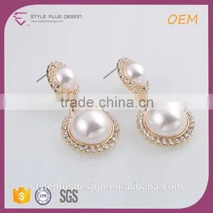 E78086I01 Gold Plating Lighter Stud Earring Plastic Rhinestone Hoop Custom Elegant Fancy Jewelry Double Sided Pearl Earrings thumbnail-2