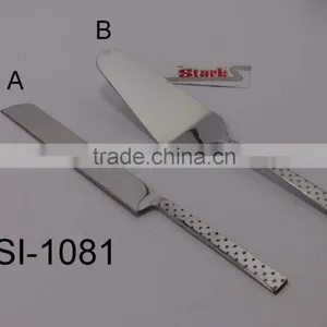 METAL CAKE SERVER AND BREAD KNIFE SET thumbnail-1
