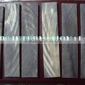 Natural Horn Black & White Streak Plates thumbnail-4