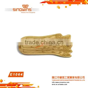 E1064 Wholesale Wooden Chopping Board Foot Shape Cutting Board thumbnail-1