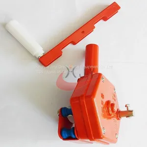 Greenhouse Top Ventilation Manual Film Roller Winch Roller Ventilation Roll Up thumbnail-1
