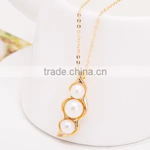 New Design Fashion Gold Valentine's Gift Pearl Peanut Pendant Necklace thumbnail-3