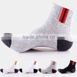 2016 Wholesale Men Cotton Basketball Sports Socks thumbnail-1