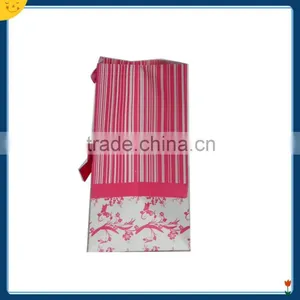 Red Luxurious Ivory Board Shopping Paper Bag thumbnail-5