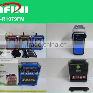 Solar Powered Dynamo Power FM/AM Radio Flashlight thumbnail-4