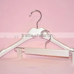 Pearl Color Plastic Hanger With Metal Hook Pants Hanger thumbnail-1