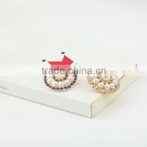 Wholesale Fashion Round Rhinestone Button With Plastic Pearl for Apparel Decoration thumbnail-1