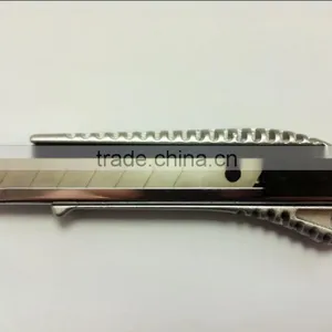 18mm Blade Utility Knife With Aluminum Alloy Handle thumbnail-1