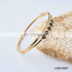 Crystal And Flower Stainless Steel Gold Bracelate thumbnail-1