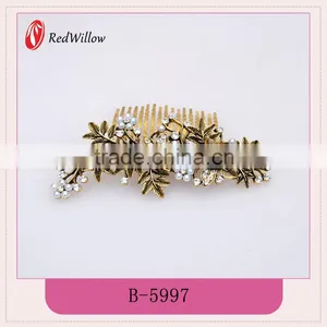Best Price Available Client's Logo Pearl & Diamond Comb thumbnail-2