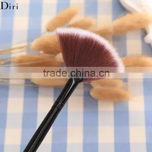 Black Fan-Shaped Handle Facial Brush Skin Care Makeup Tool Facial Concealer Makeup Brush thumbnail-5