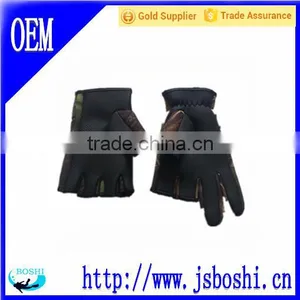 Stretchy 3MM Neoprene Swimming Glove thumbnail-5