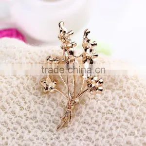 Luxe Rhinestone Brooch Pin,Pearls Brooch For Wedding Invitation thumbnail-5