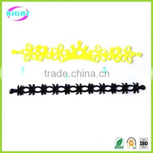 Stylish Popular Silicone Hollow Wristband thumbnail-4