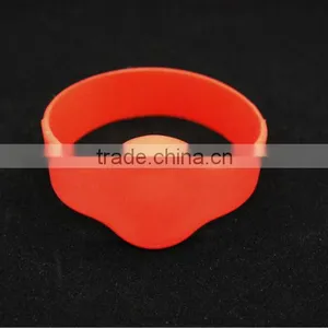KD-WB04 HF RFID Silicone Wristbands thumbnail-1