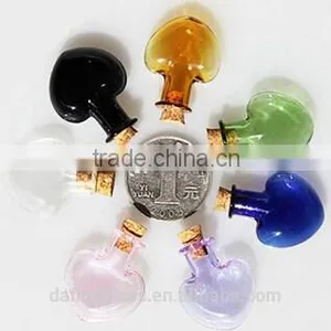 Wholesale Heart Shape Fancy Glass Perfume Bottles Mini Glass Bottles With Corks thumbnail-1