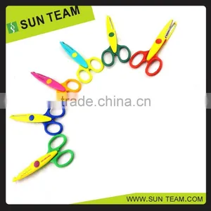 CS004A LFGB Certificate New Plastic Handle Paper Scissors 5-1/4" thumbnail-1