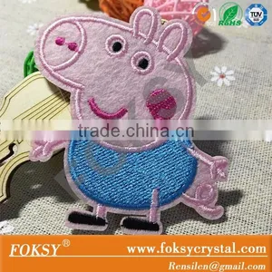 Customized Design Embroidered Pepe Pig Patch for Kids thumbnail-1