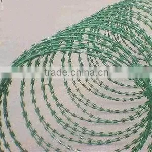 Green PVC Military Use Razor Wire thumbnail-1