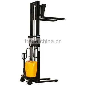 1.0 Ton Semi-electric Stacker thumbnail-2