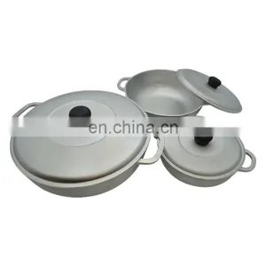 4.8 Quart Cast Aluminum Caldero Dutch Oven With Lid thumbnail-1
