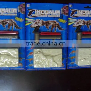 Luminous Dig Dinosaur Fossil Excavation Toy thumbnail-4