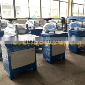 Hydraulic Swing Arm Cutting Machine for Trimming Bra Cups thumbnail-5