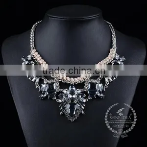 High Quality Crystal Chunky Statement Necklace Tin Alloy Fashion Women Pendant Necklace 6390071 thumbnail-3