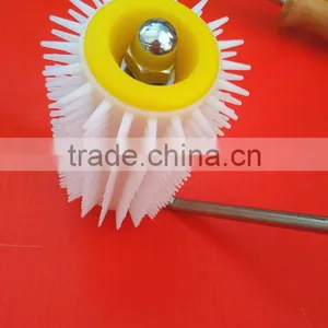 Honey Bee Tool Uncapping Fork With Wooden Handle for Honey Comb Thick thumbnail-3
