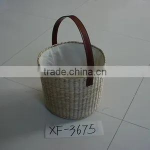 Natural White Water Hyacinth Food Basket With Handle for Christmas thumbnail-1