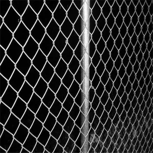 Factory Hot Sale Diamond Wire Mesh Chicken Fence PVC Black Coated Galvanized Chain Link Fence thumbnail-2