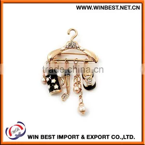 2015 New Design Brooches for Women, Flower Brooch, Cheap Rhinestone Brooch for Wedding in Bulk thumbnail-1