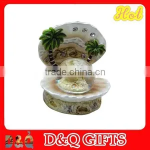 Shell Water Globe thumbnail-1