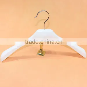 2015 High Quality Pure Colour Plastic Clothing Rack for Cloth Display thumbnail-2